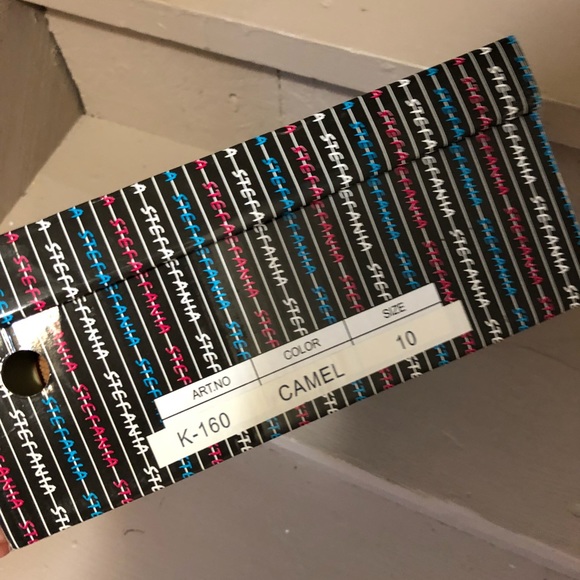 BNIB tan boots with white fur timberland style - Picture 5 of 5